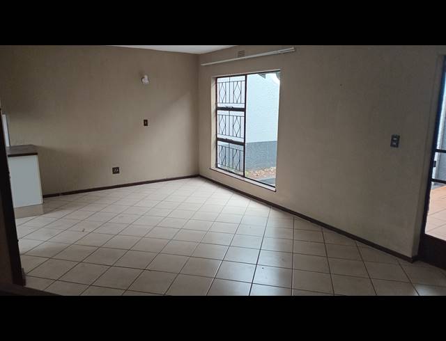 2 BEDROOM TOWNHOUSE FOR SALE IN PRIMROSE